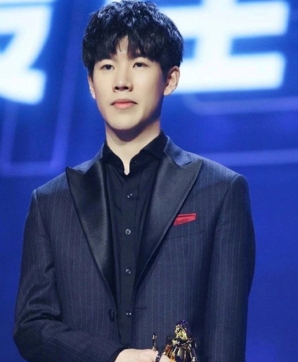 Wayward ：“这个赛季有几个目标，第一个就是要击败TES！”